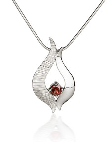 Fiona Kerr Jewellery / Ebb and Flow Silver medium pendant with Garnet - EF04G